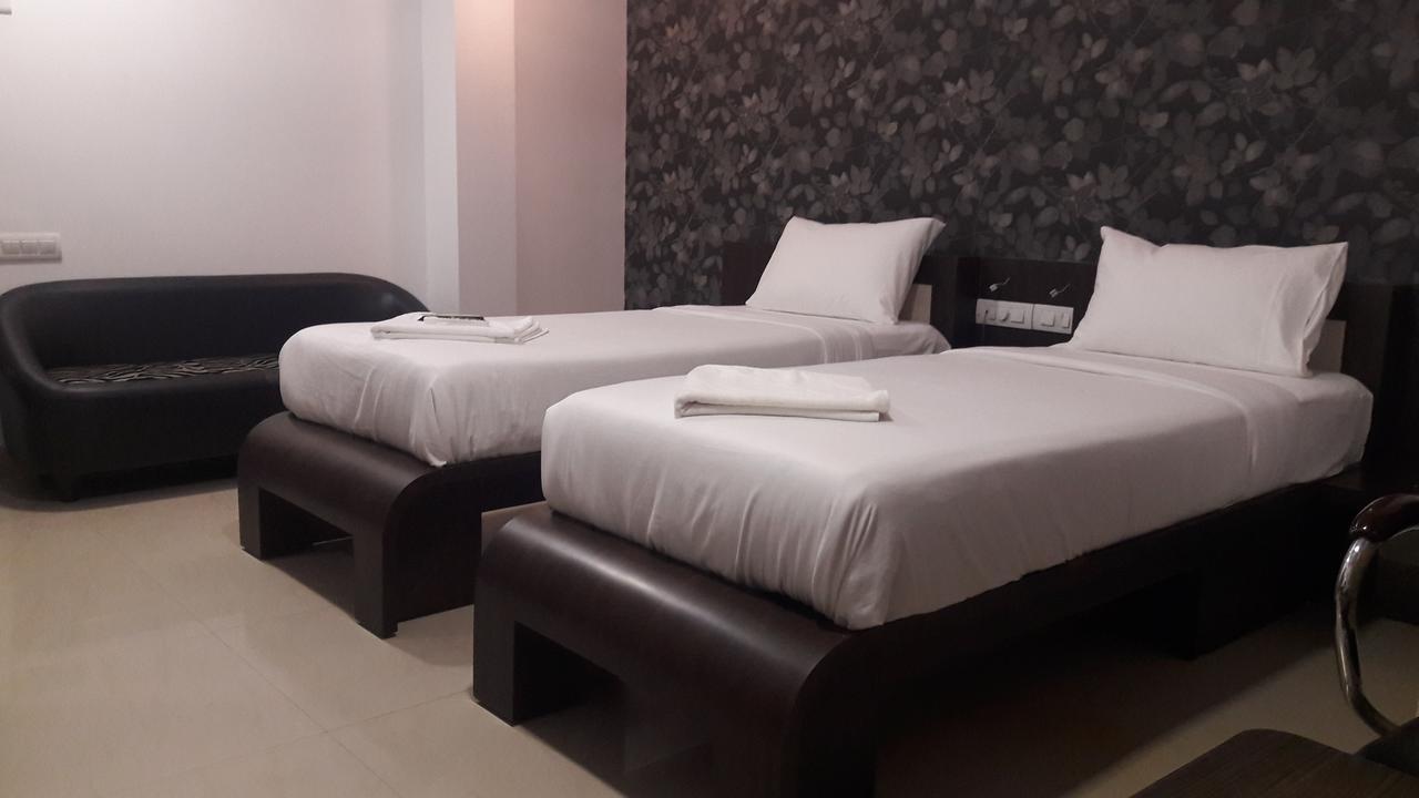 Hotel Naivedya Aurangabad  Exterior photo