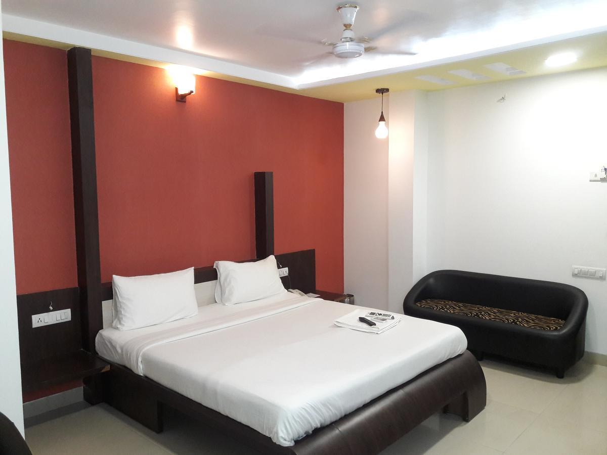 Hotel Naivedya Aurangabad  Exterior photo