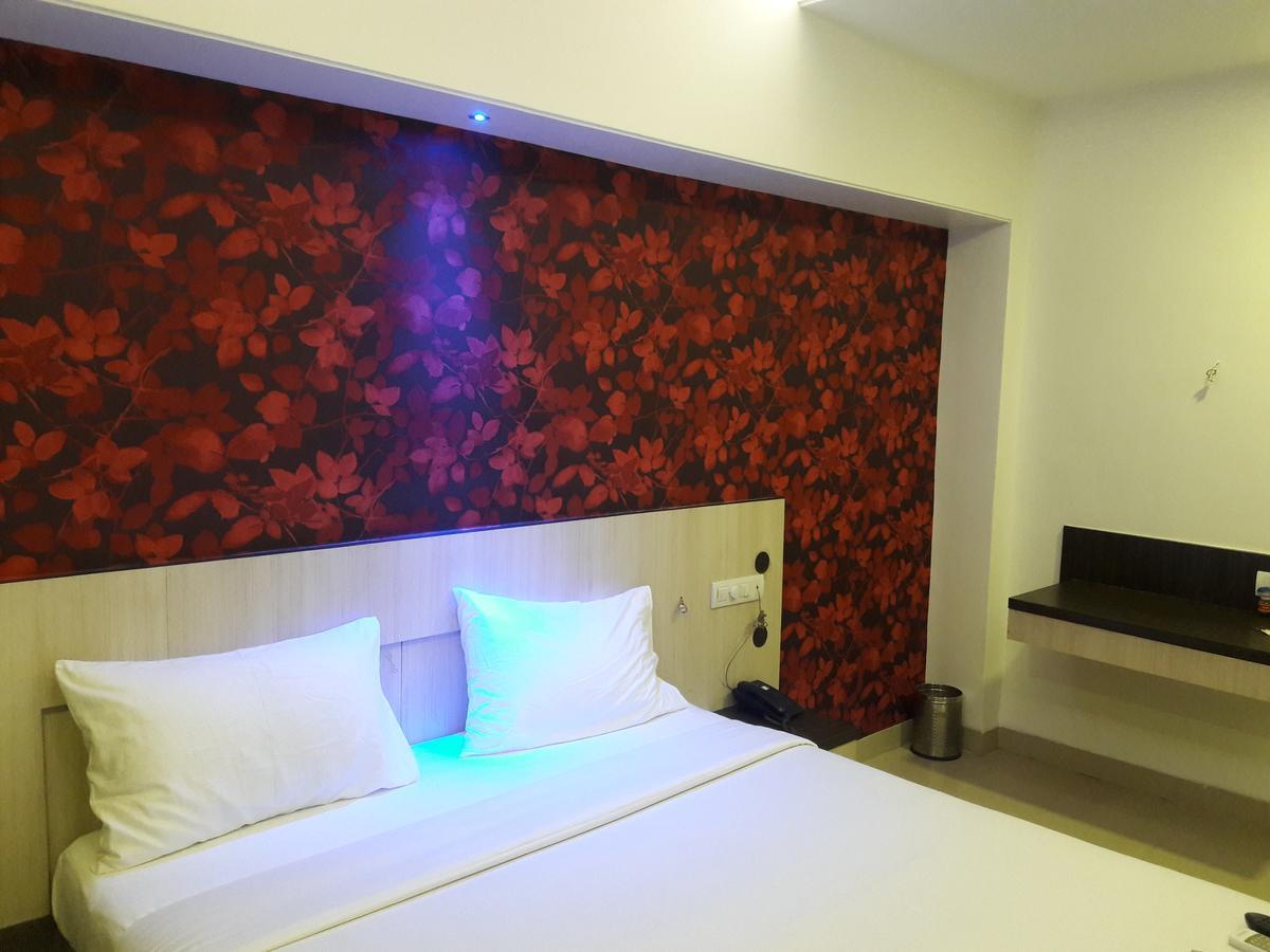 Hotel Naivedya Aurangabad  Exterior photo