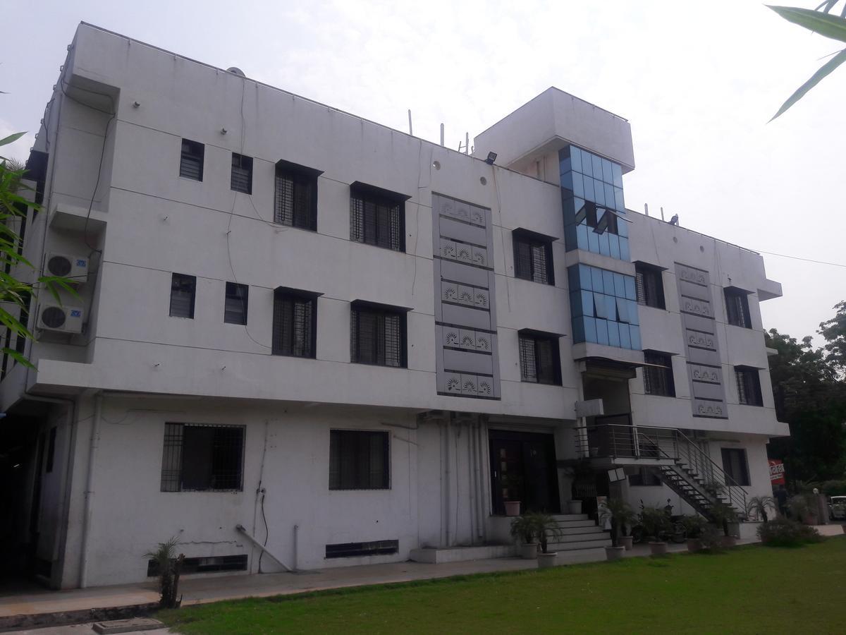Hotel Naivedya Aurangabad  Exterior photo